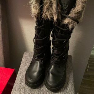 Guess Snow boats only used once.